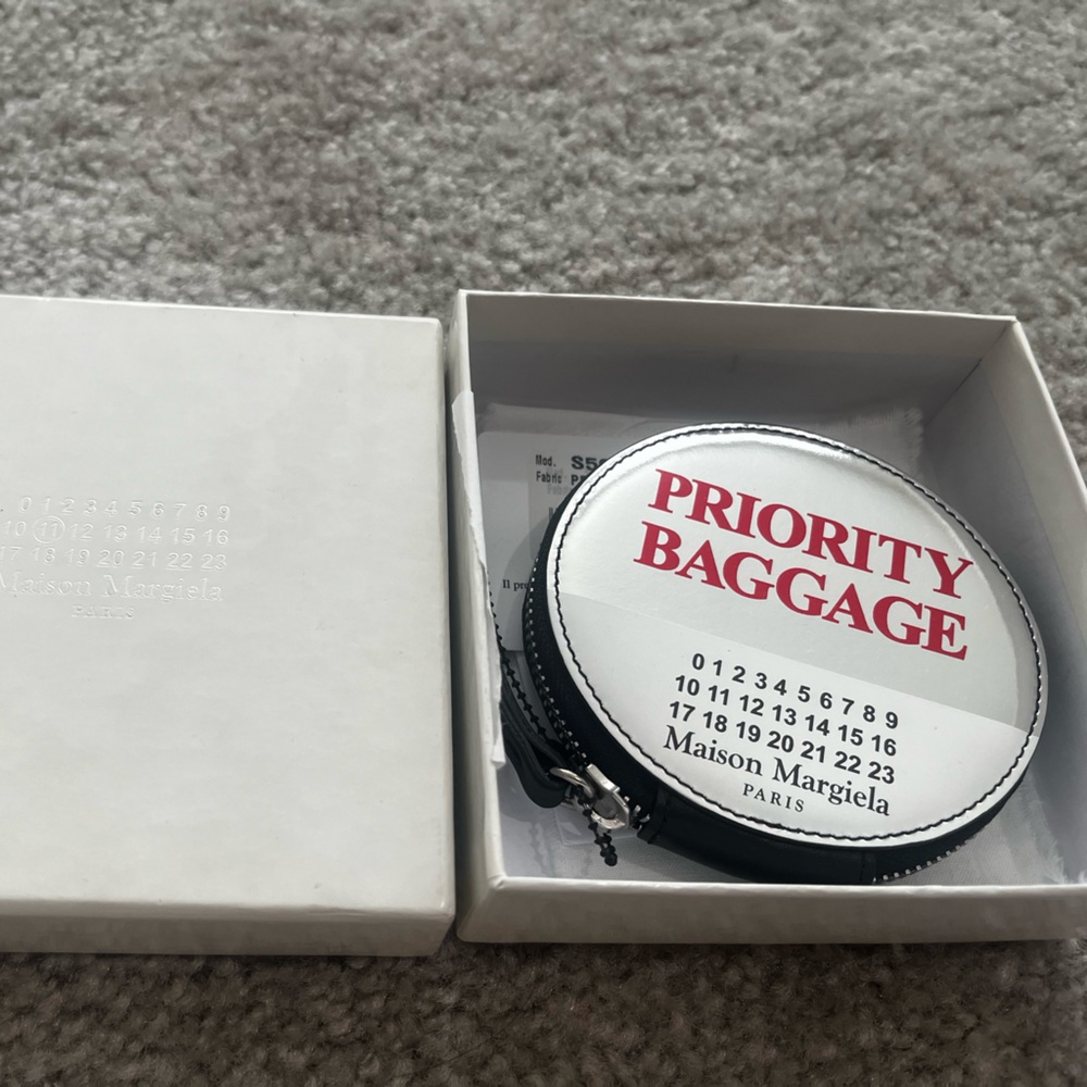 Brand new maison margiela key coin card case silver white